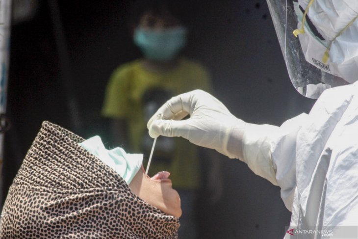 450 petugas kesehatan Rumah Sakit Putussibau akan jalani swab