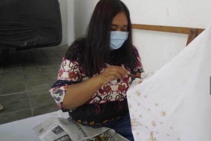 Dekranasda Kota Madiun gelar uji kompetensi perajin batik tulis