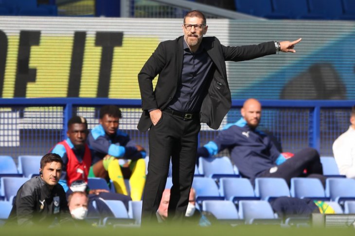 Manajer West Bromwich Albion Slaven Bilic didenda karena perilaku tidak pantas
