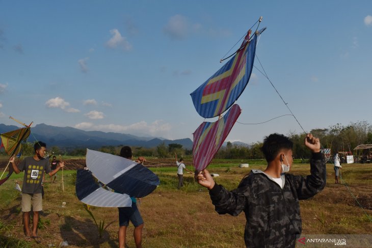 Festival Layang-layang Tradisional di Madiun