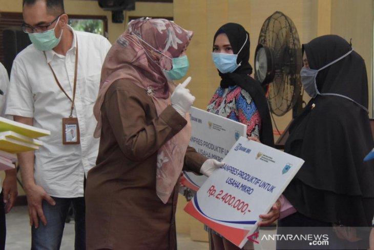 369 Pelaku UMKM terdampak COVID-19 di Pandeglang terima banpres
