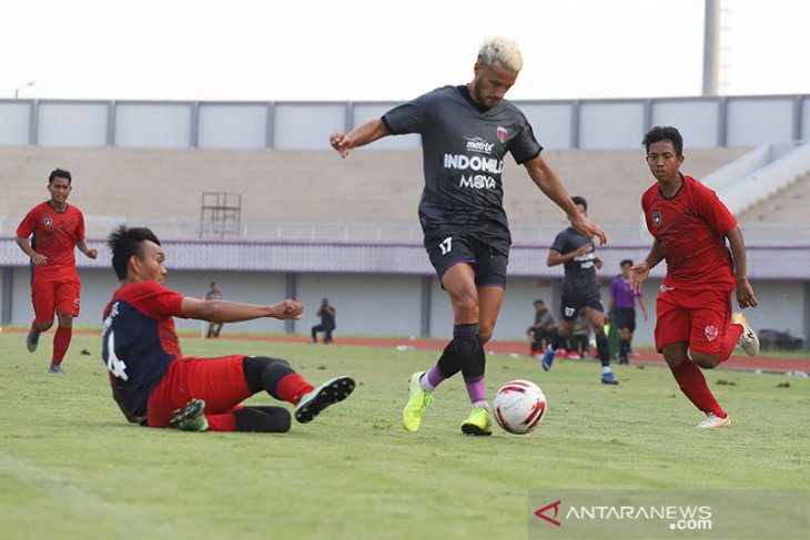 Persita belum pikirkan lepas atau pertahankan pemain
