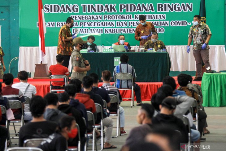 Sidang tindak pidana ringan pelanggar protokol kesehatan