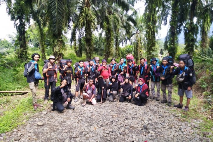 Ekspedisi Mapala UIN Jambi pendakian perdana di Gunung Talamau