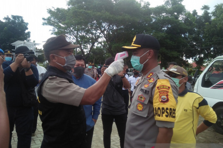 Dinkes Mukomuko ingatkan warga tetap waspada COVID-19