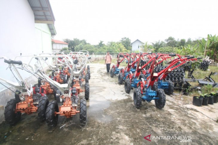 Kabupaten Landak bantu Alsintan untuk Poktan di Ngabang dan Jelimpo