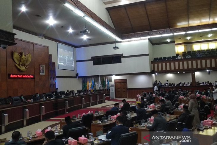 Jawab hak interpelasi DPRA. Ini yang disampaikan Plt Gubernur Aceh