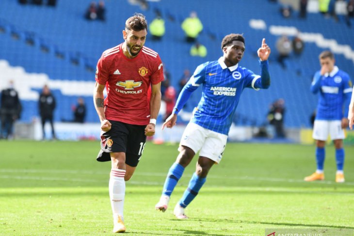 Penalti Fernandes bawa Manchester United menang dramatis 3-2 atas Brighton