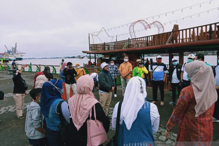 ASITA Kalbar selusur Sungai Kapuas peringati Hari Pariwisata