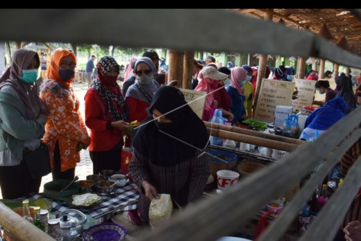 Pasar unik di Madiun