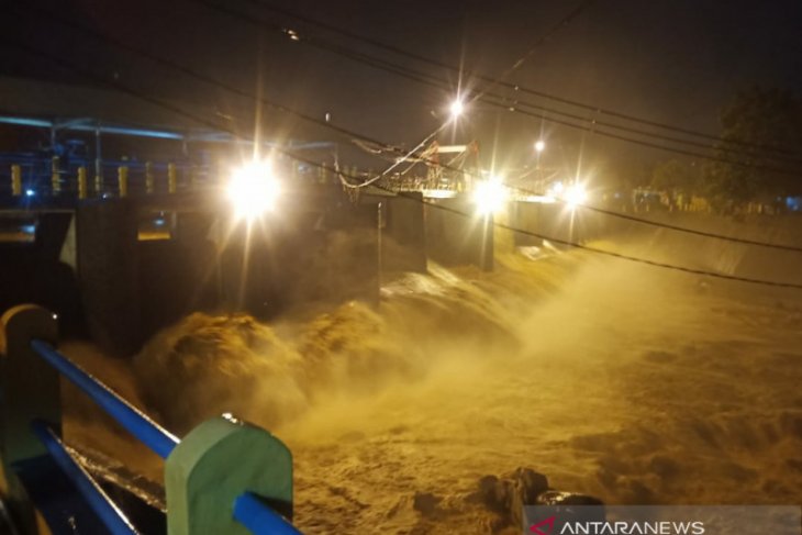 TMA Bendung Katulampa Bogor pada Minggu sore naik jadi 80 cm