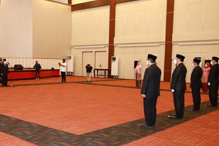 Pemprov Malut Pengukuhan lima Pjs bupatiwali kota sesuai mekanisme dan aturan