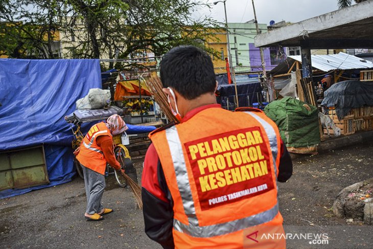 Tim penindak pelanggaran Protokol Kesehatan 