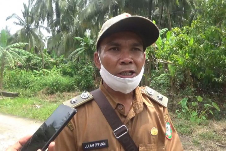Warga berterima kasih karena jembatan berusia 30 tahun akhirnya diperbaiki TNI