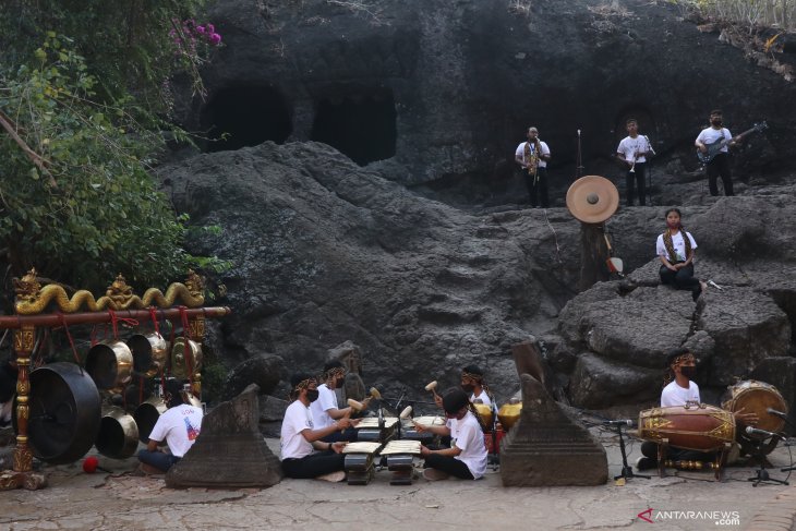 Promosi wisata gua Semolangmeng