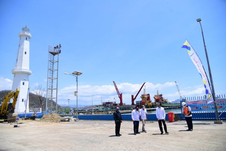 Jokowi inspects tourism infrastructure projects in Labuan Bajo