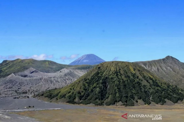 Kawasan wisata Bromo dibuka bertahap