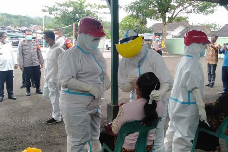 Pemkot Gunungsitoli lakukan tes usap massal