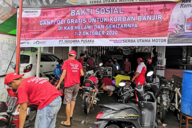 Pertamina berikan pelayanan ganti oli gratis warga terdampak banjir di Melawi