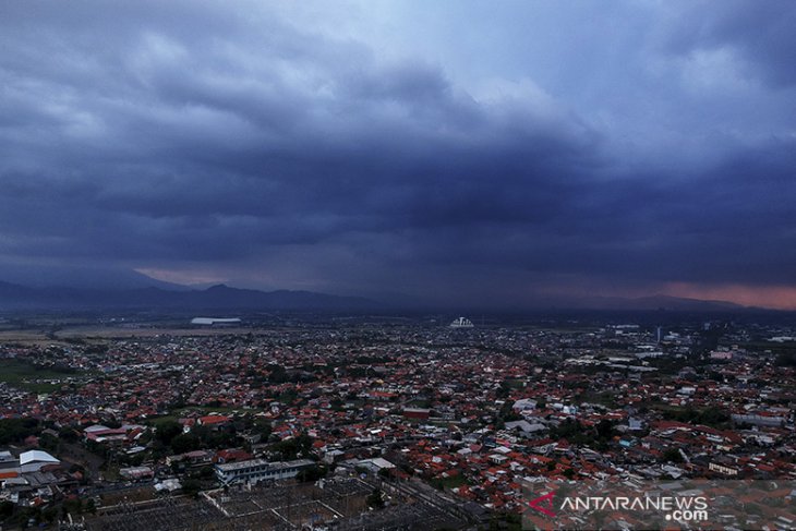 Prediksi puncak musim hujan 