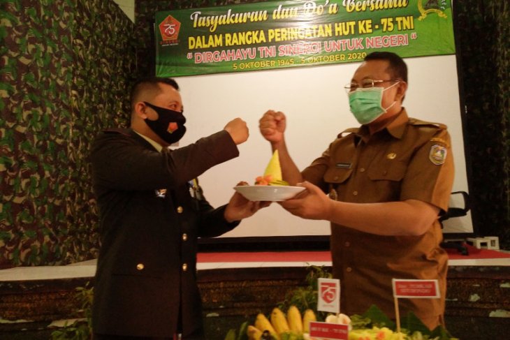 Kodim Situbondo gelar doa bersama dan tumpengan peringati HUT Ke-75 TNI