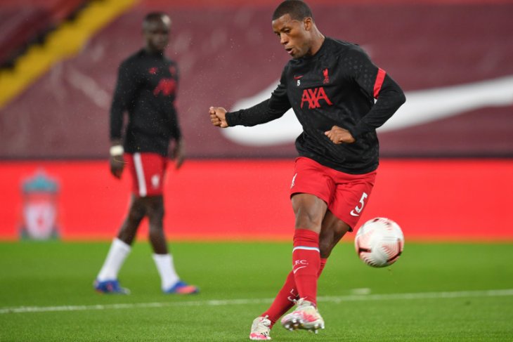 Gelandang Liverpool Wijnaldum pasrah Barcelona tak serius merekrutnya