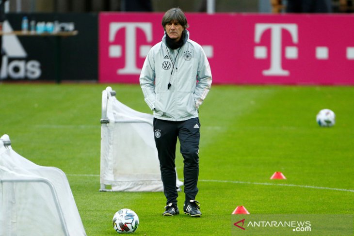 Pelatih timnas Jerman Joachim Loew serukan pentingnya rotasi musim ini
