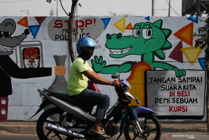 Mural Pilkada Surabaya 2020