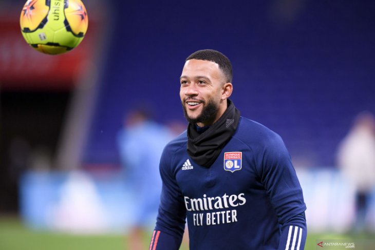 Memphis Depay hampir gabung dengan Barcelona