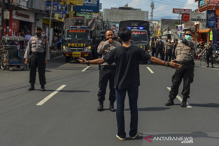 Aksi tolak UU Cipta Kerja di Tasikmalaya 