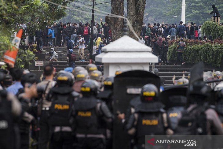 Aksi tolak UU Cipta Kerja 