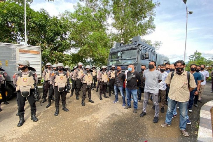 Polda Maluku gunakan konsep protagonis hadapi aksi unjuk rasa omnibus law