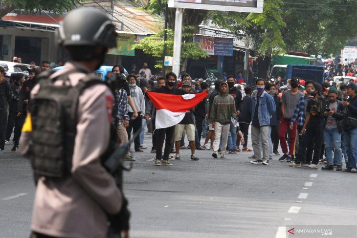 Aksi Tolak UU Cipta Kerja di Malang