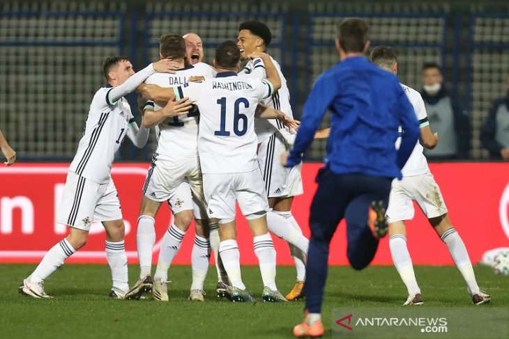 Irlandia Utara, Slowakia butuh adu penalti ke final playoff EURO jalur B