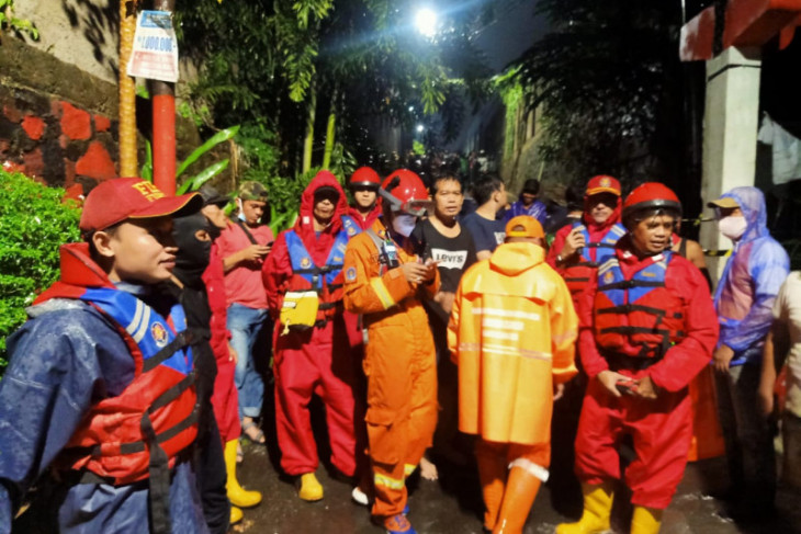 Sebanyak 300 rumah warga di Kelurahan Ciganjur terendam banjir 150 cm