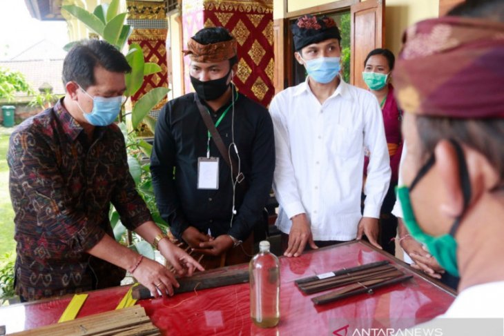 Klungkung lakukan konservasi puluhan lontar