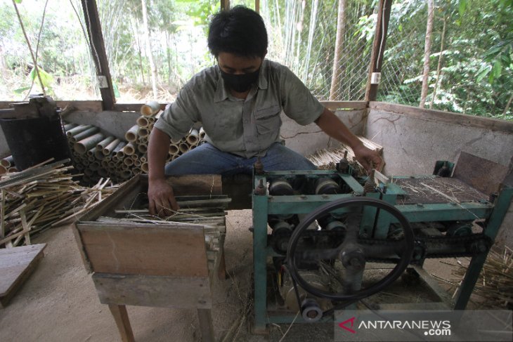 Pembuatan Tusuk Sate