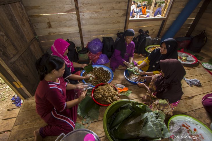 Ritual Seserahan Hutan di Desa Pa'au