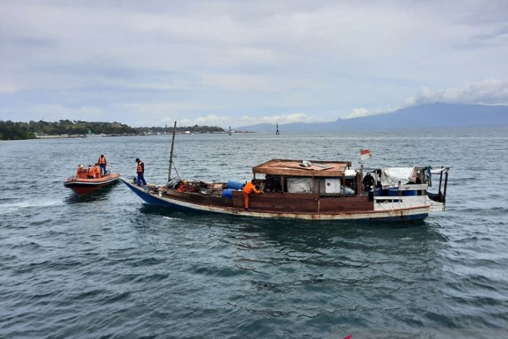 Dua awak KLM Sinar Galesong ditemukan selamat di perairan Pulau Manipa
