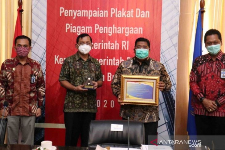 Enam kali WTP, Buleleng terima plakat dan penghargaan Kemenkeu