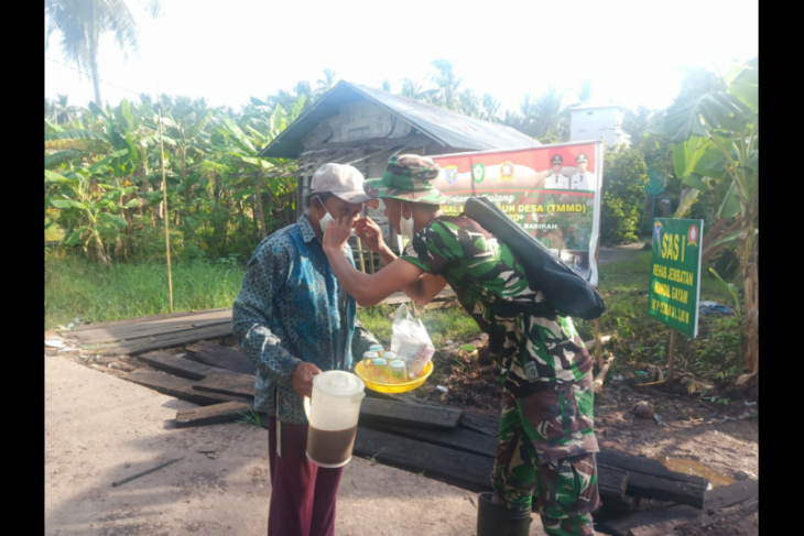 Satgas TMMD bagikan masker lindungi diri dari penularan COVID-19