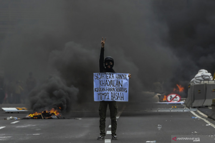 Rossdinal Salim menyebut omnibus law menebas