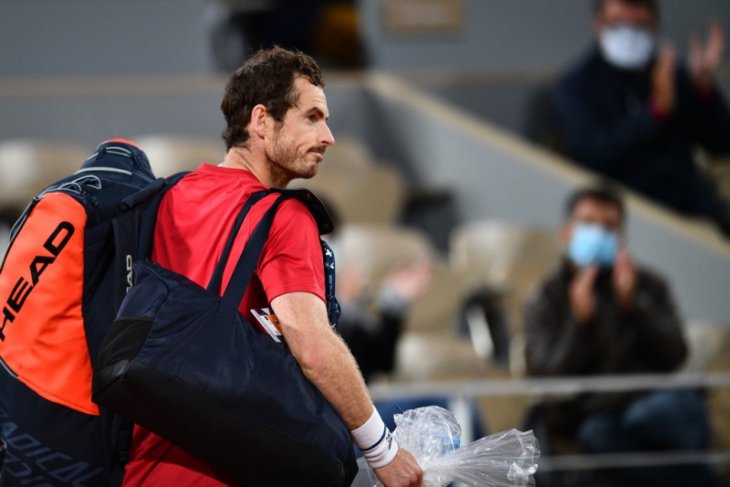 Juara Olimpiade dua kali Andy Murray langsung terlempar pada babak pertama di Cologne