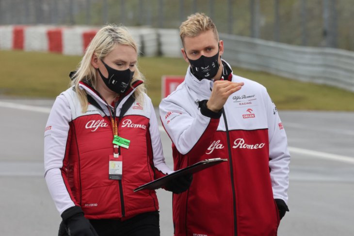 Grand Prix Abu Dhabi kesempatan terakhir debut latihan Schumacher di F1
