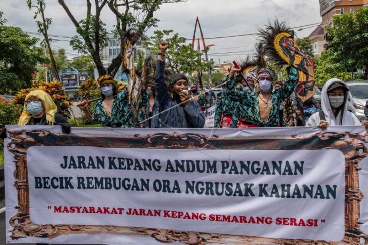 Aksi damai tolak unjuk rasa anarkis