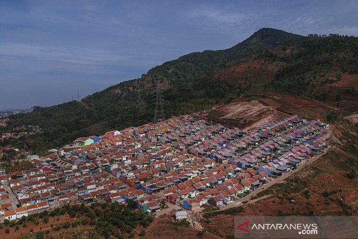 Target penyaluran kredit kepemilikan rumah 