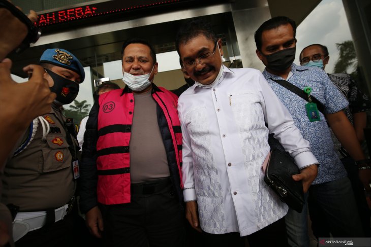 Bareskrim Polri serahkan empat tersangka kasus