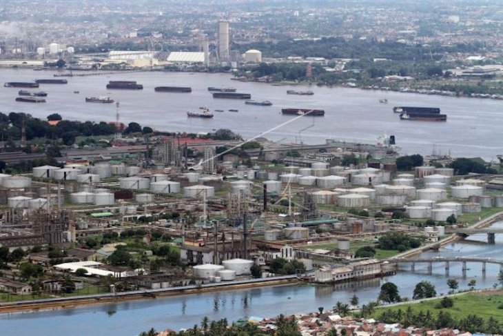 Harga Minyak tergelincir setelah OPEC+ setuju pangkas pengurangan produksi