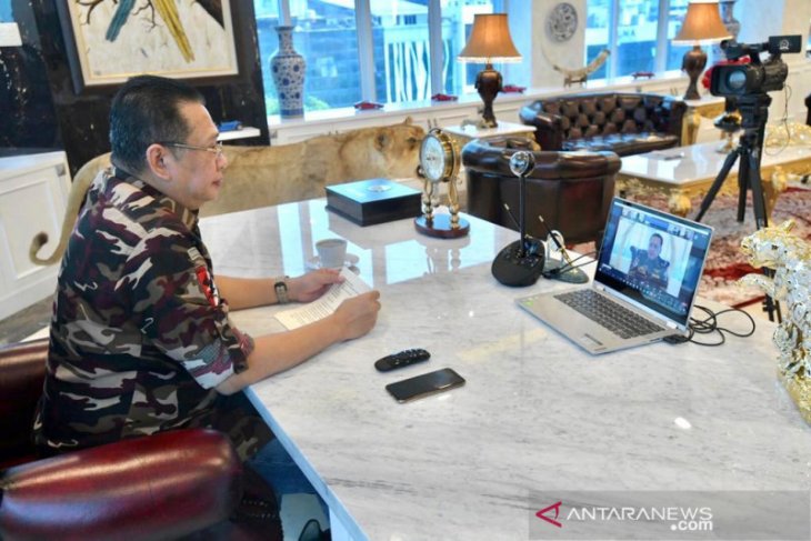 Modernitas kesempatan perempuan aktif dalam pembangunan