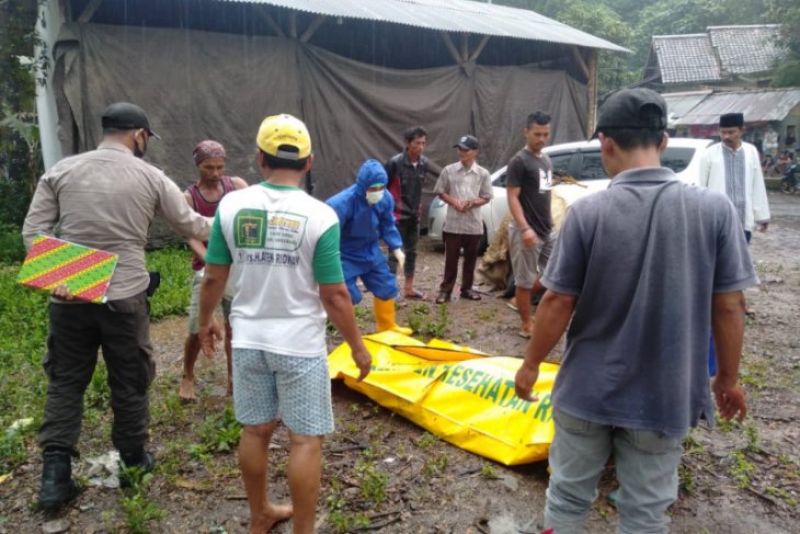 Warga Pandeglang dihebohkan penemuan sosok mayat di kolam ikan